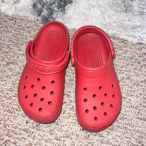 CROCS Kids Classic Clog in Bright Red